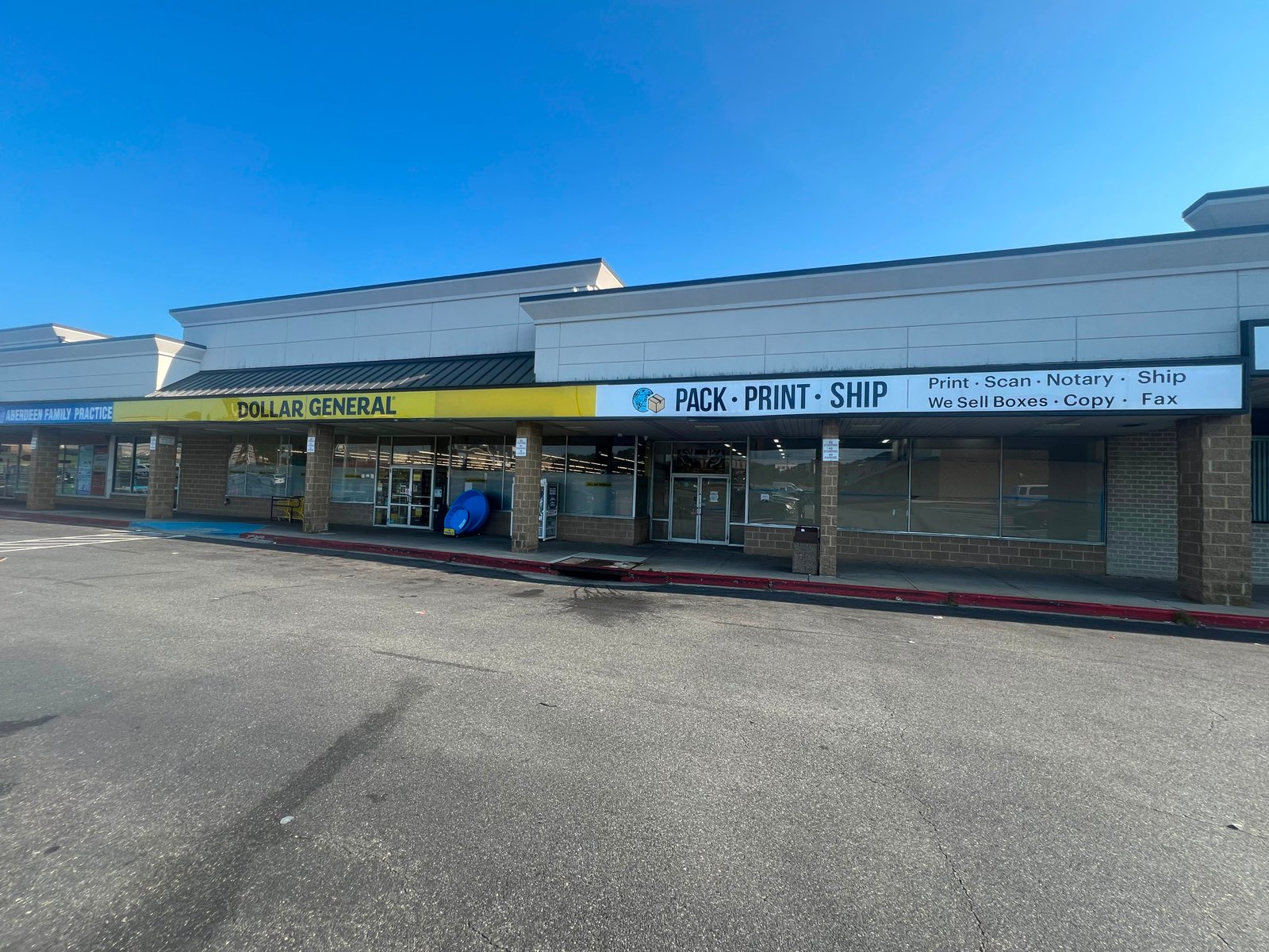 Pack Print Ship storefront at Aberdeen Shopping Plaza